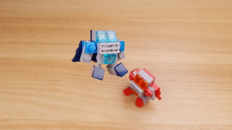 Micro transformer-combiner mech - Junior
 2 - transformation,transformer,LEGO transformer