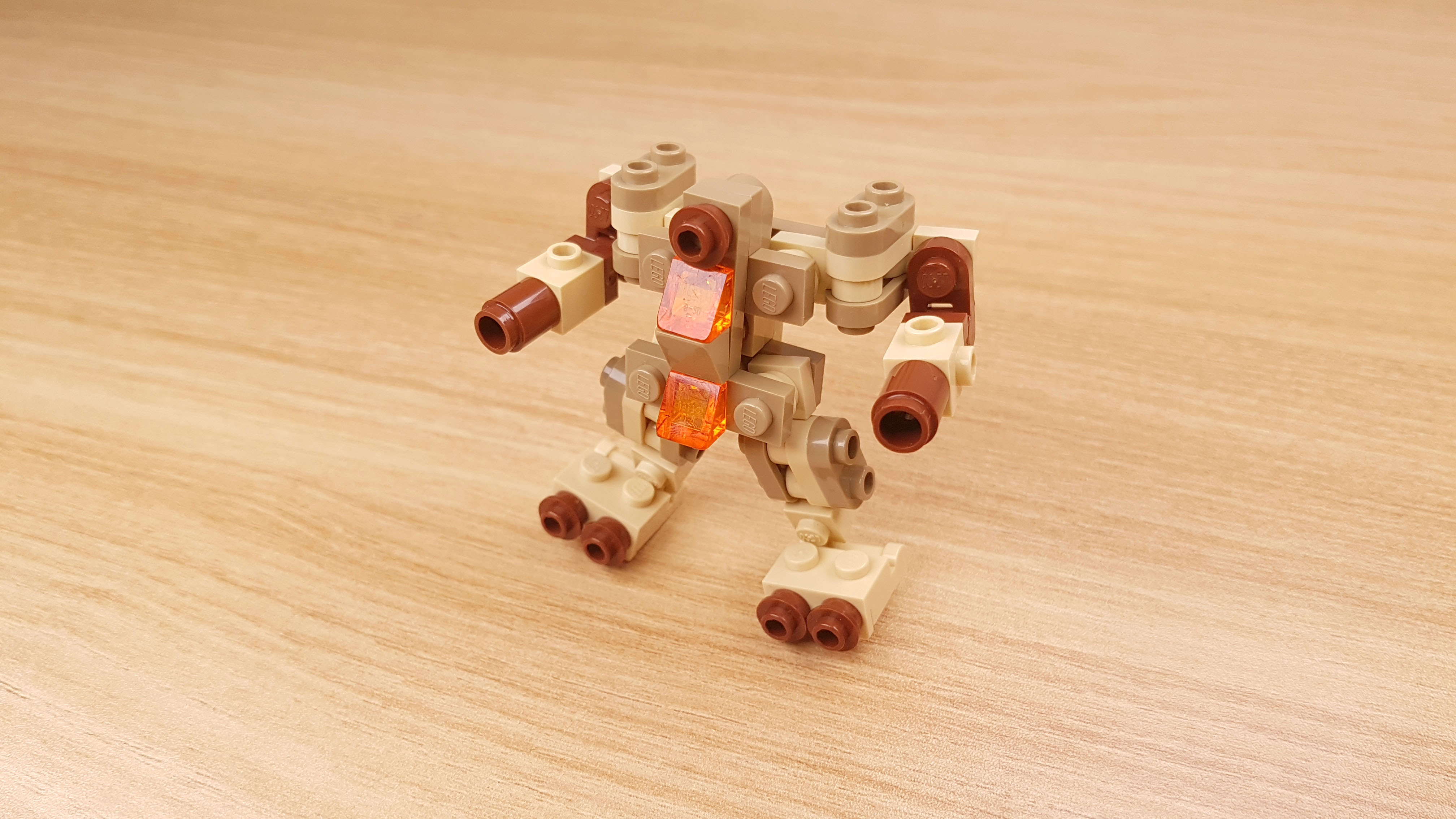 砂漠作戦用で開発した2段合体ミニレゴロボ - 「タン・ボット」
 1 - 変身,変身ロボ,レゴ変身ロボ