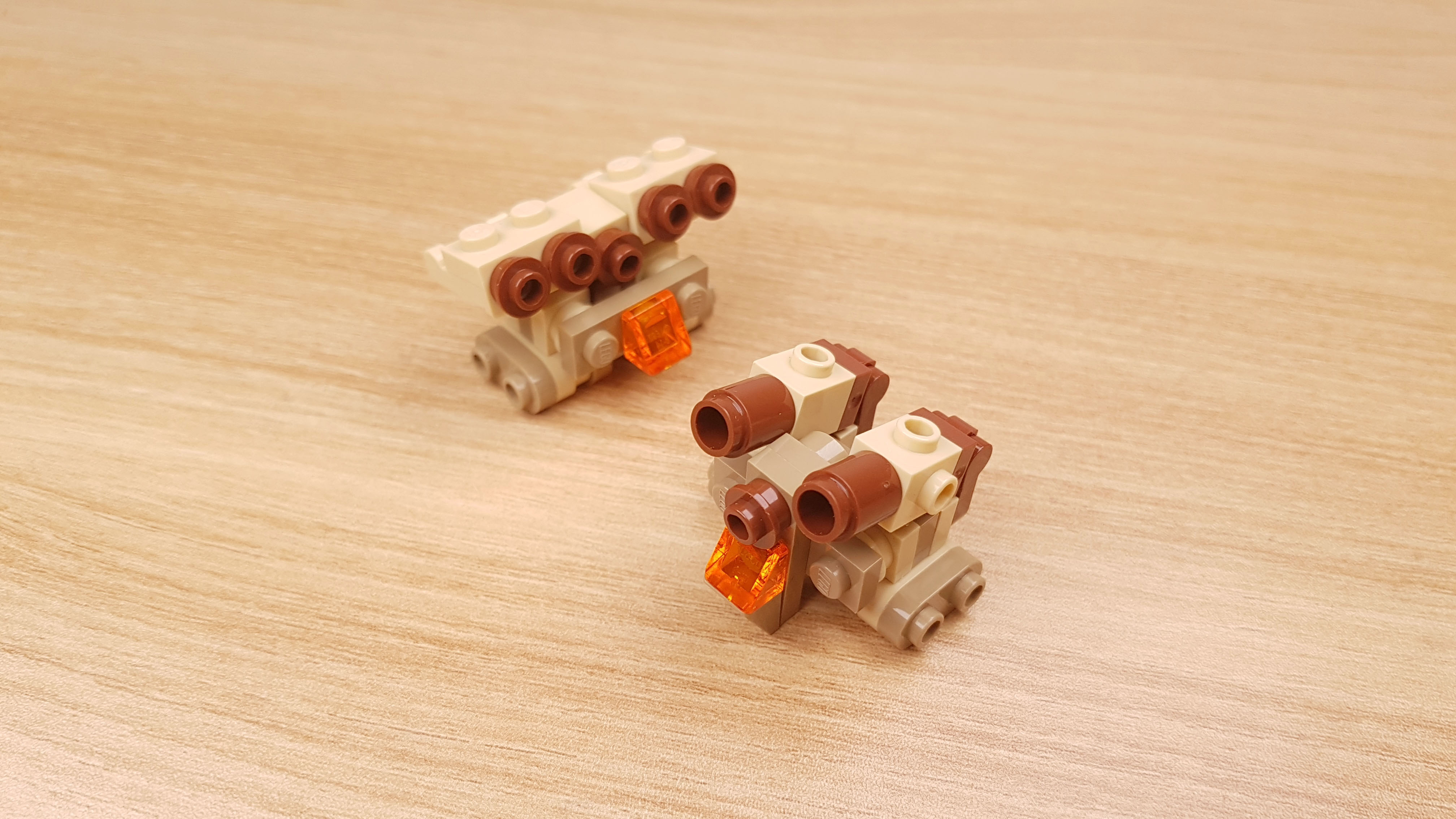 砂漠作戦用で開発した2段合体ミニレゴロボ - 「タン・ボット」
 2 - 変身,変身ロボ,レゴ変身ロボ