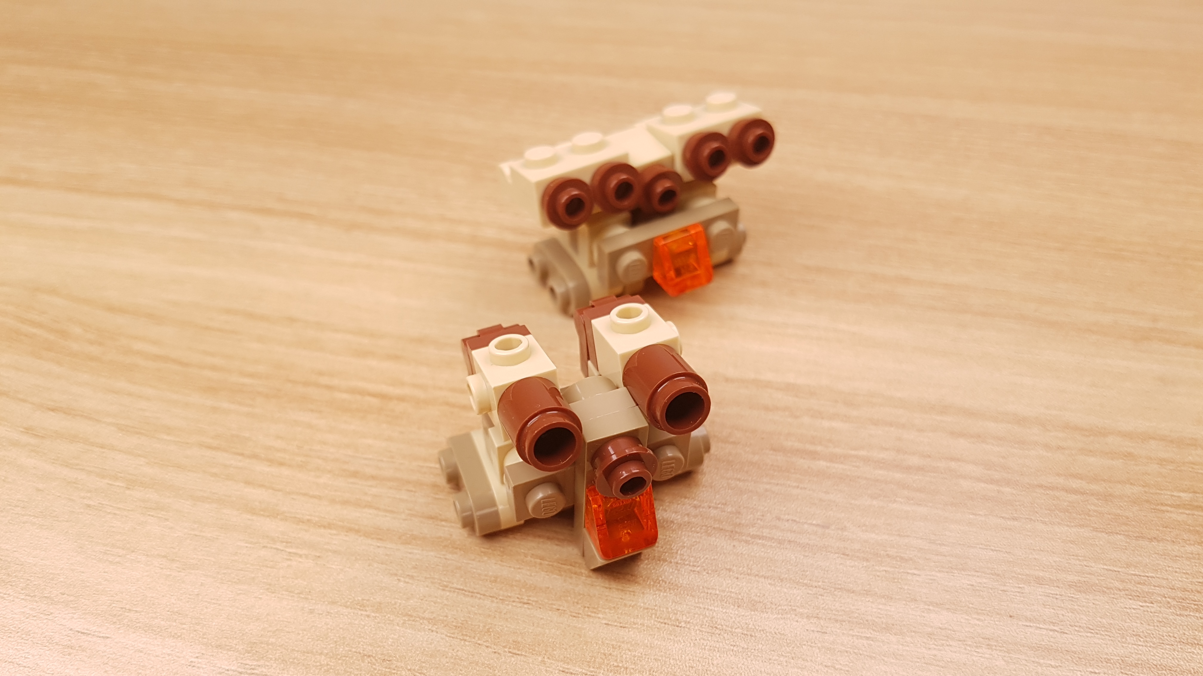 砂漠作戦用で開発した2段合体ミニレゴロボ - 「タン・ボット」
 3 - 変身,変身ロボ,レゴ変身ロボ