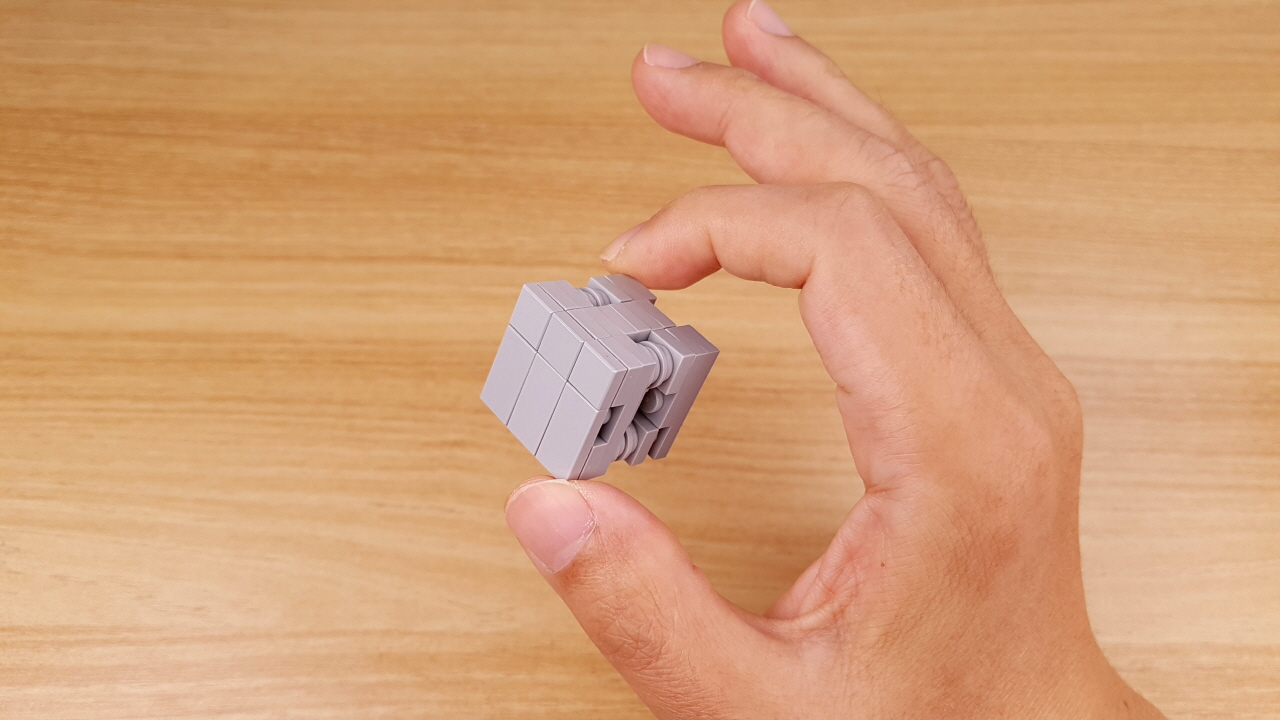34パーツの簡単なパーツで作るキューブ警備ドロン変形ロボ - 「キューロン」
 1 - 変身,変身ロボ,レゴ変身ロボ