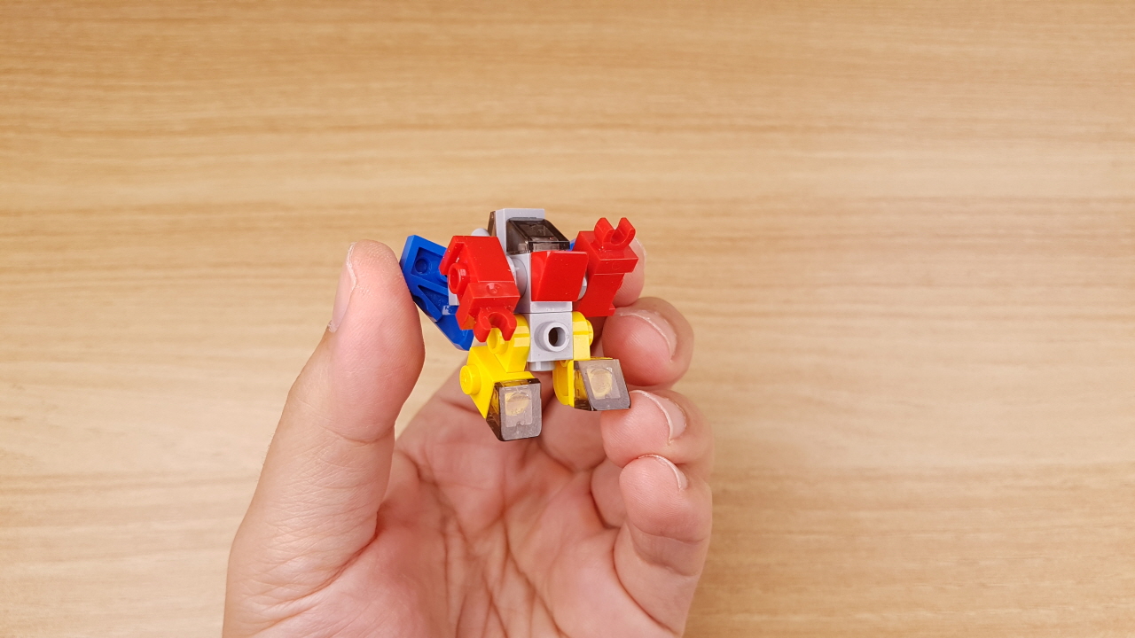 23個のパーツで作れるミニ合体ロボ - 「モンスタースレイヤー」
 2 - 変身,変身ロボ,レゴ変身ロボ