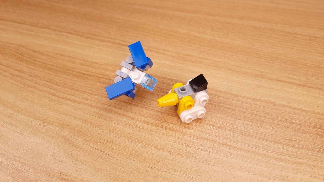 ポンチョを被るような形が合体する2段合体ロボ「ポンチョボーイ」
 2 - 変身,変身ロボ,レゴ変身ロボ
