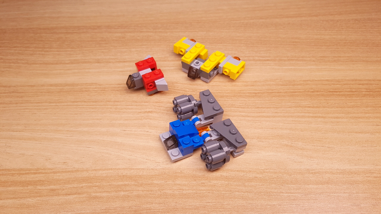 赤、青、黄色の宇宙戦闘機が合体してグレーカラーのロボに! 三段合体ロボ「グレーマン」
 2 - 変身,変身ロボ,レゴ変身ロボ