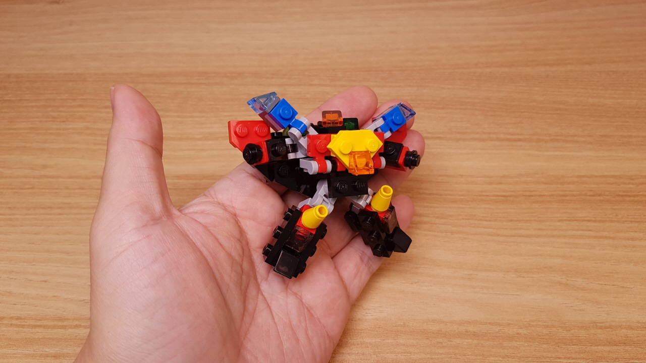 Micro LEGO brick 4 combiner transformer mech - Super Aslan (similar to GaoGaiGar)
 1 - transformation,transformer,LEGO transformer