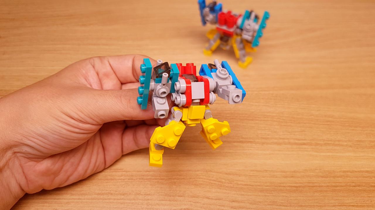 Micro LEGO brick combiner transformer mech - Warbot
 1 - transformation,transformer,LEGO transformer