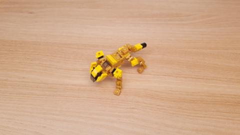 Micro LEGO brick Lion transformer mech - Golden Lion
 3 - transformation,transformer,LEGO transformer