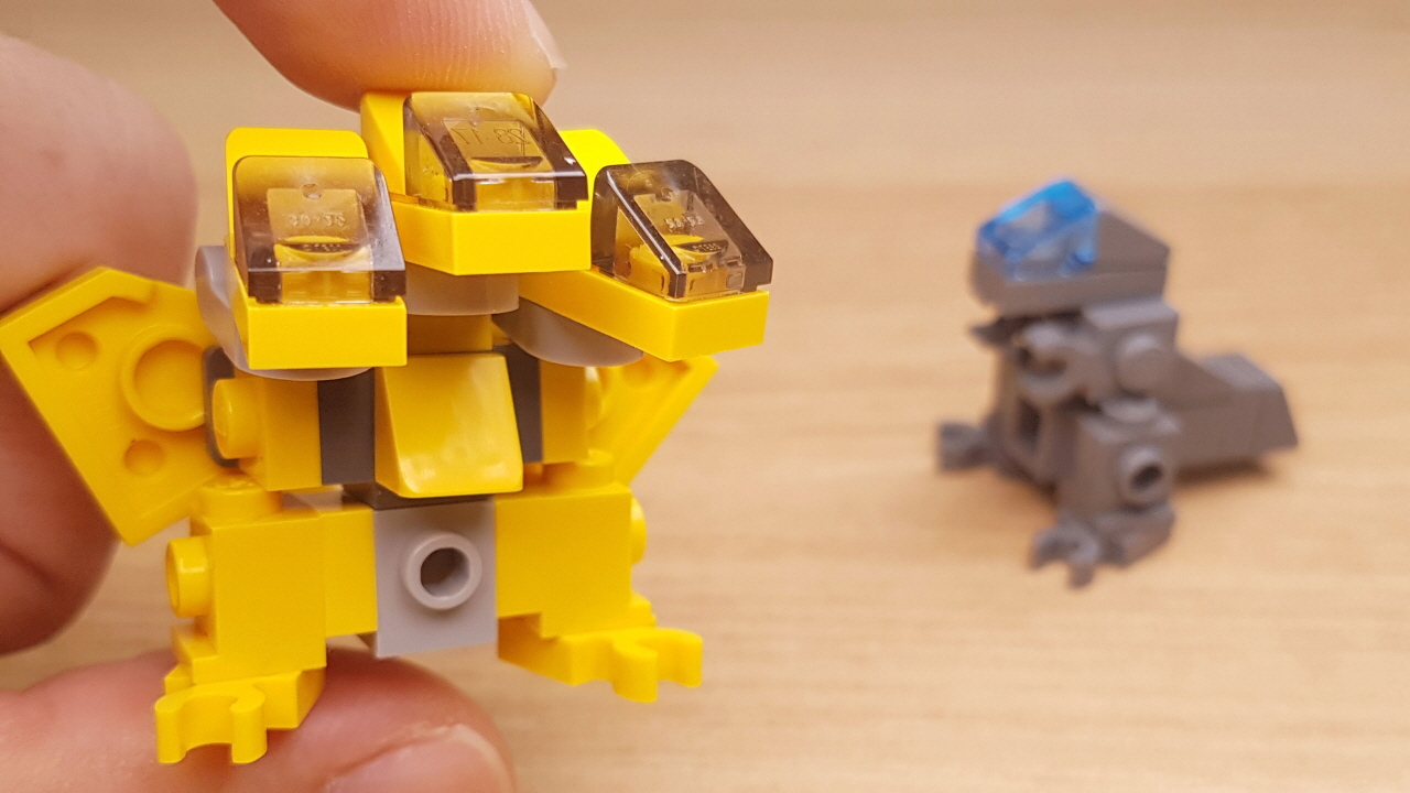 Micro sized 3-heads dragon (similar with Ghidora)
 0 - transformation,transformer,LEGO transformer