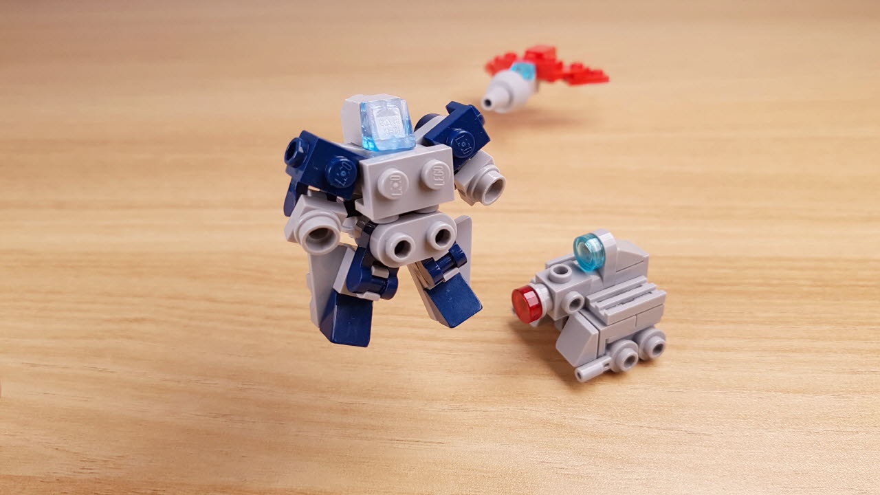 Micro combiner robot (similar to Achilles from LBX) - Micro Knight
 3 - transformation,transformer,LEGO transformer