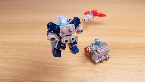 Micro combiner robot (similar to Achilles from LBX) - Micro Knight 1 - transformation,transformer,LEGO transformer